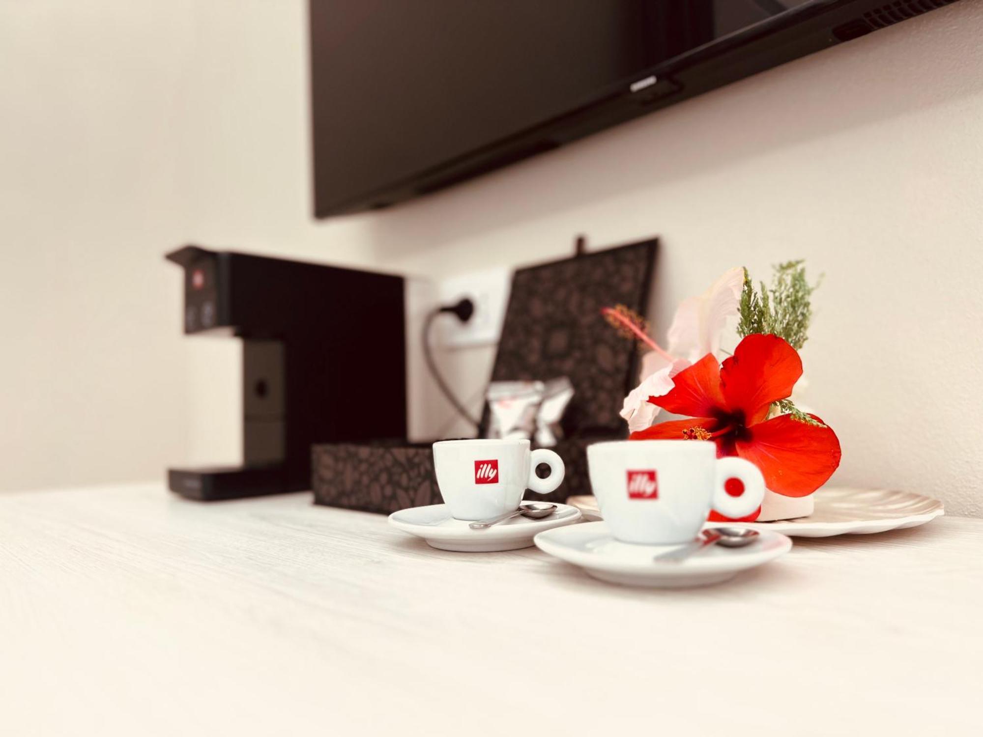 Maison Madeleine La Maddalena  Ngoại thất bức ảnh